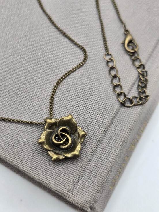 Vintage Jewelry - Tiny Rose Flower Charm Necklace Antiqued Gold Brassy Tone Y2k McBling 20"